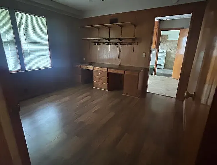 417 W Claflin Ave — Photo 6