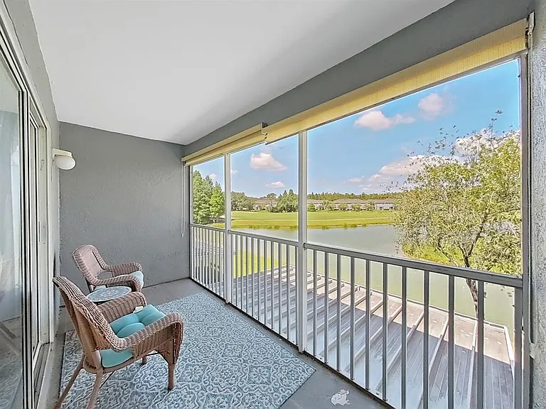 18126 Paradise Point Dr — Photo 19