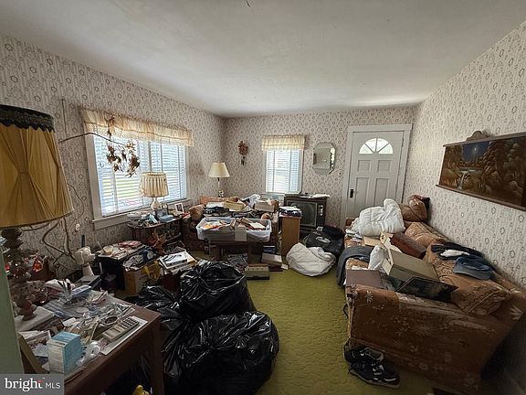 5th image of 11 S Hunterdon Ave