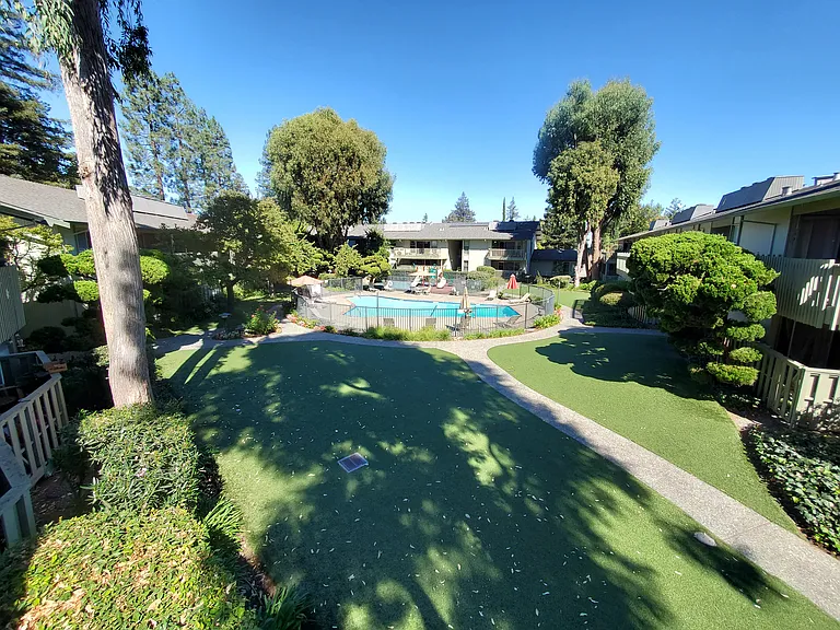 Country Sharon Apartments — Photo 6