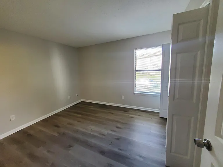1100 Horsemans Ln #26 — Photo 19
