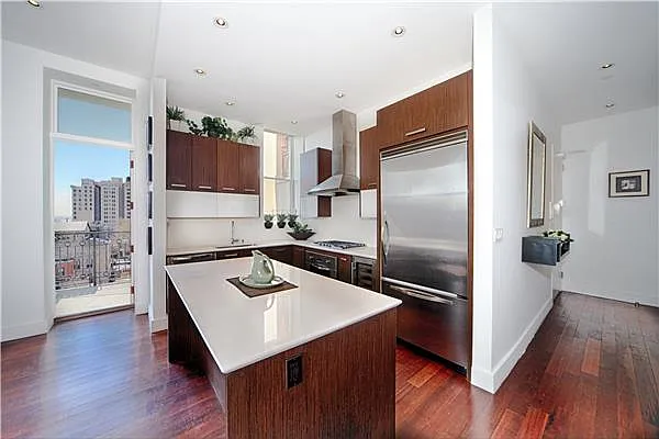 Rented by Bank Neary | media 32