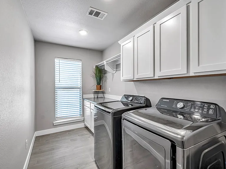 2405 Bastrop Ave — Photo 43
