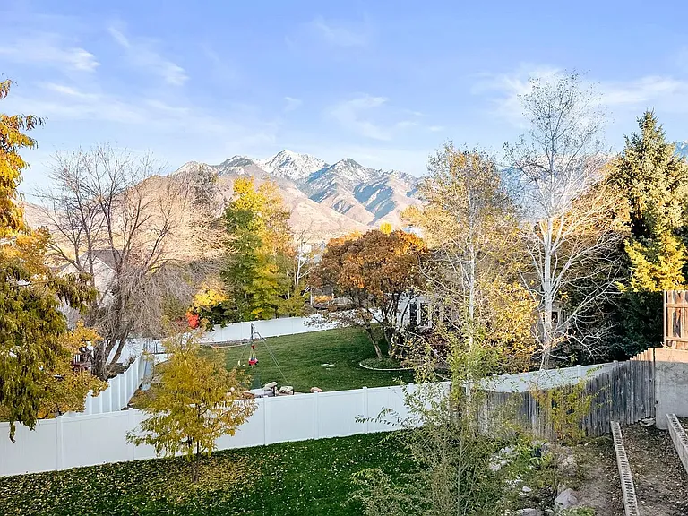 1553 E Huckleberry Cir — Photo 39