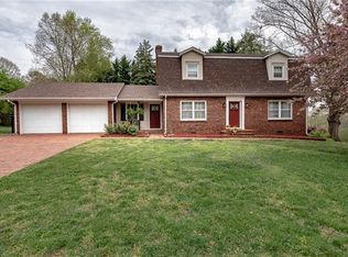 2004 10th Street Ln NW, Hickory, NC 28601