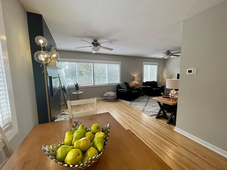 1424 29th St NW — Photo 3