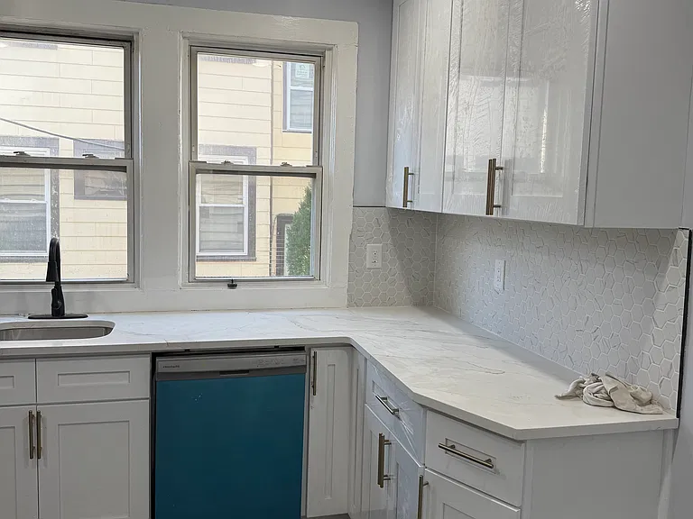 27 Berkeley Pl #1 — Photo 4