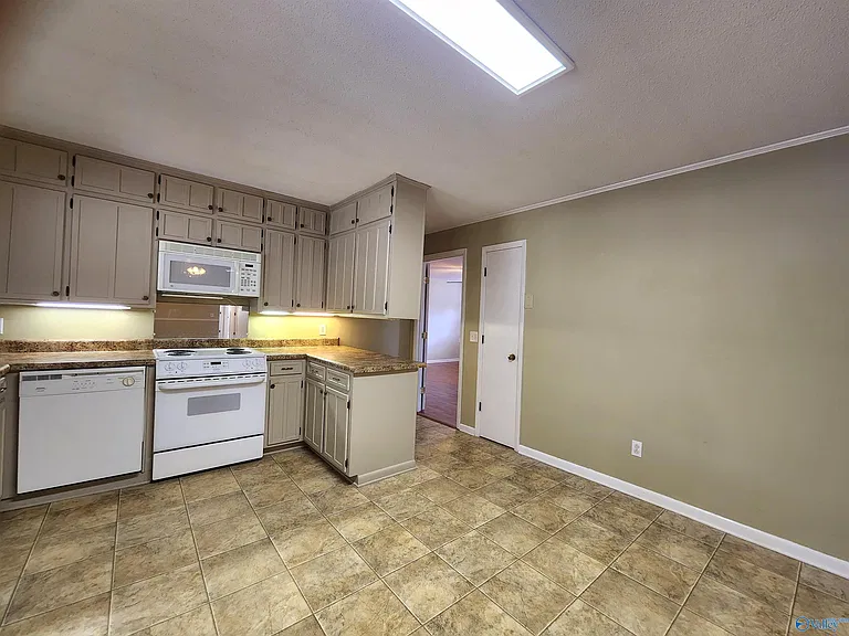 6107 Trailwood Dr — Photo 12