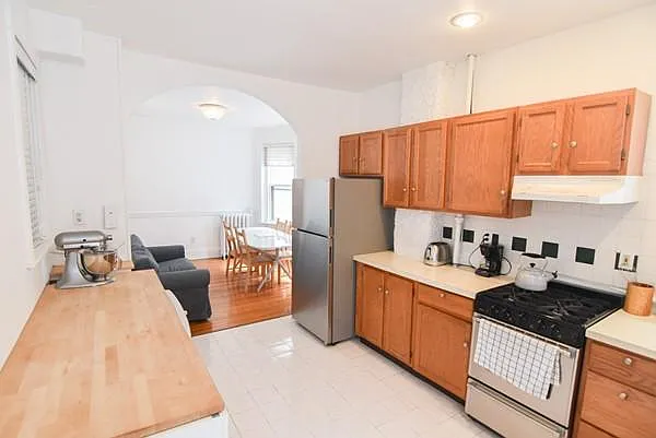 6 Perry St #3 — Photo 12