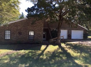 9820 Lake Forest Cir, Brenham, TX 77833