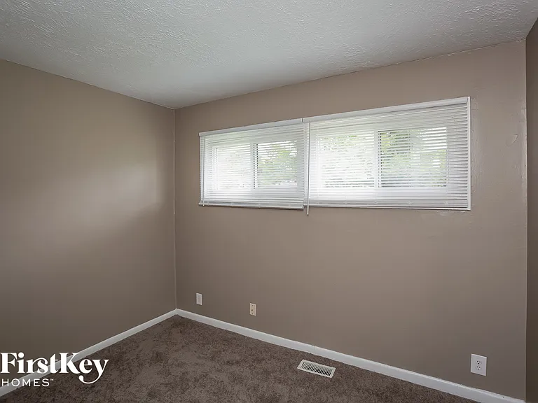 6072 Bettcher Ave — Photo 9