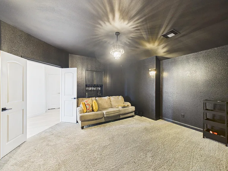 24711 Miltonwood St — Photo 34