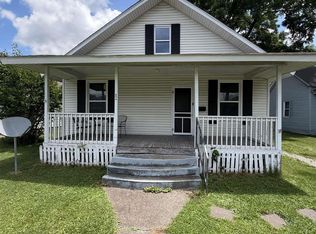 604 N 12th St, Herrin, IL 62948