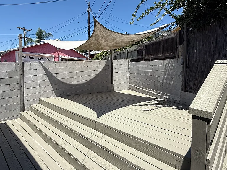 647 W Avenue 28 — Photo 14