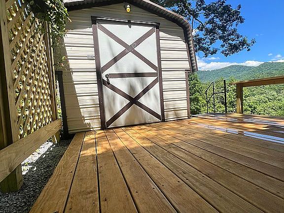 Laundry Room/Shed Back Deck