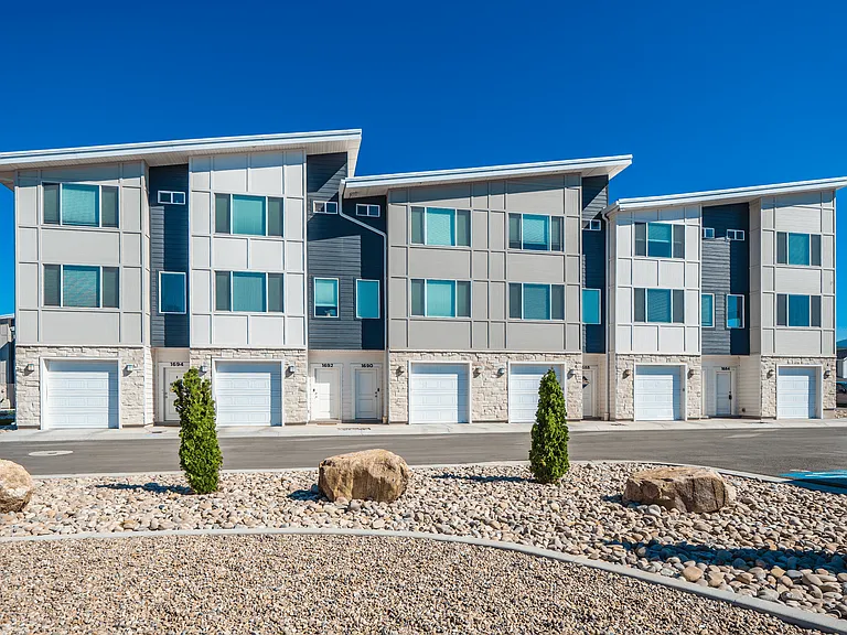 Riverwalk Townhomes — Photo 19