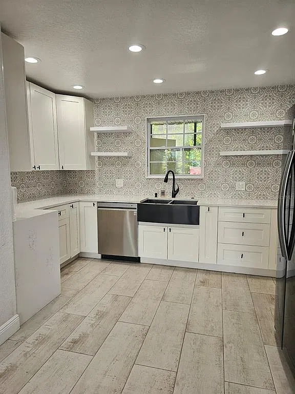 3 bed, 2.5 bath, 1520 sqft, $2,500 — Photo 4