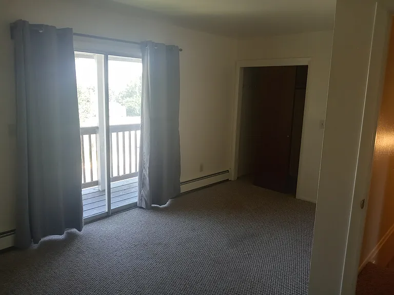 390 S Wagon Wheel Dr #B — Photo 9
