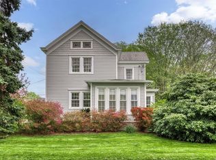 355 9th St, Greenport, NY 11944