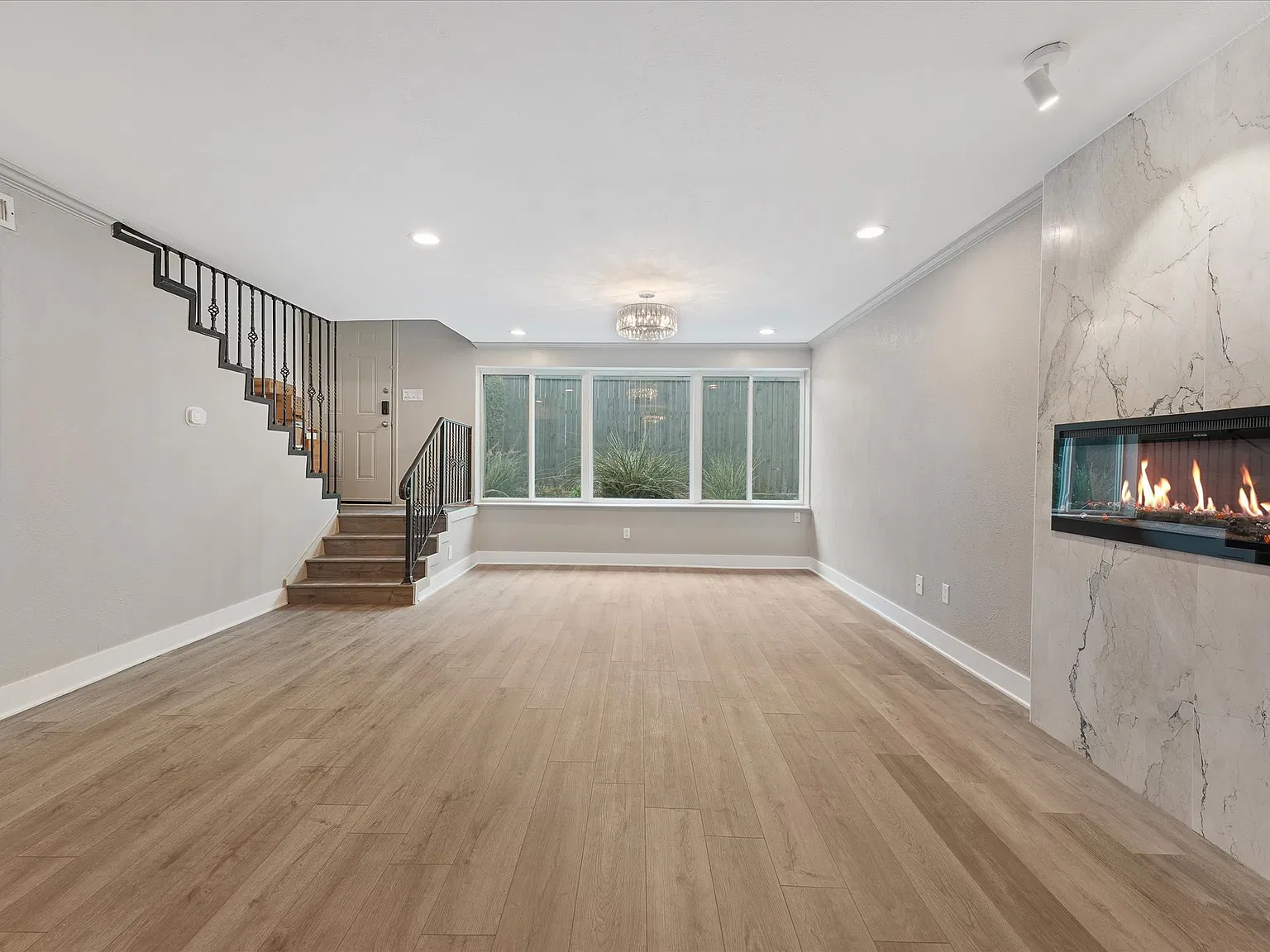 4136 Cole Ave — Photo 3