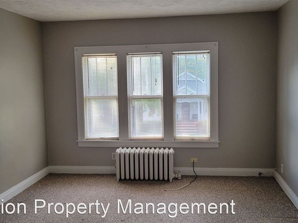 2nd image of 414 Cornelia St Unit 2