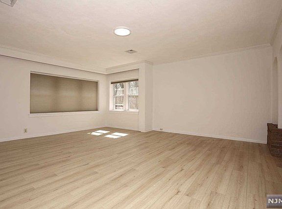 5th image of 256 Leonia Ave Floor 2