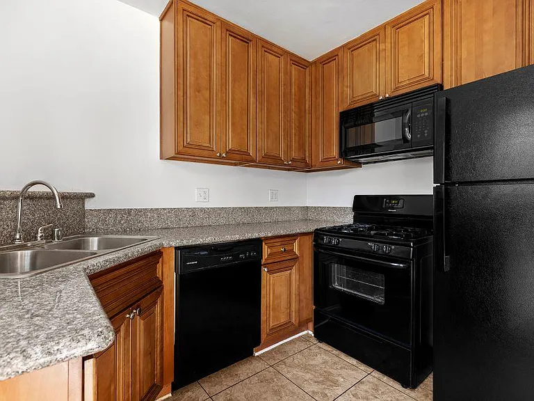 Gloria Homes Apartments — Photo 2