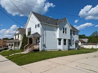 731 N 8th St, Manitowoc, WI 54220