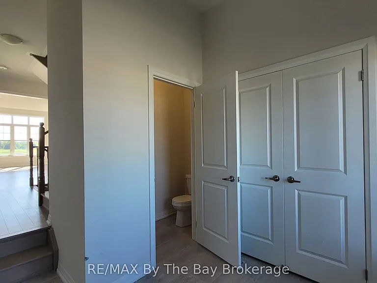 194 Union Blvd — Photo 5