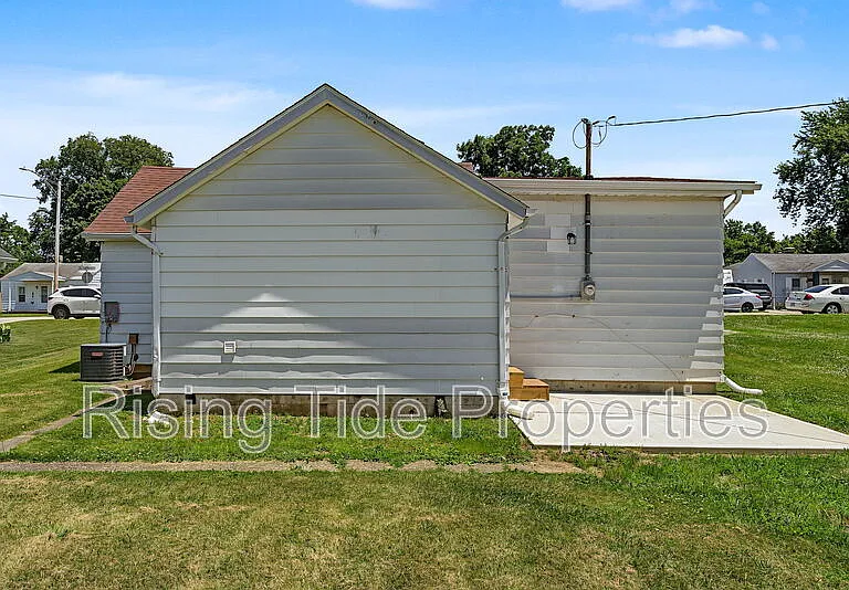 1607 Montgomery Ave — Photo 33