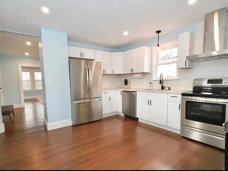 29 Roosevelt St #2 — Photo 2