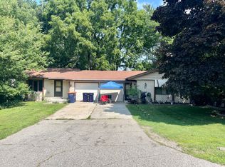 253-255 E 18th St, Holland, MI 49423