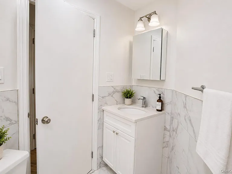 10 Franklin Blvd #412 — Photo 8