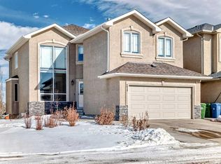 273 Everglade Cir SW, Calgary, AB T2Y 4M8