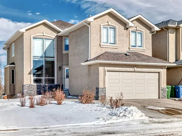 273 Everglade Cir SW, Calgary, AB T2Y 4M8