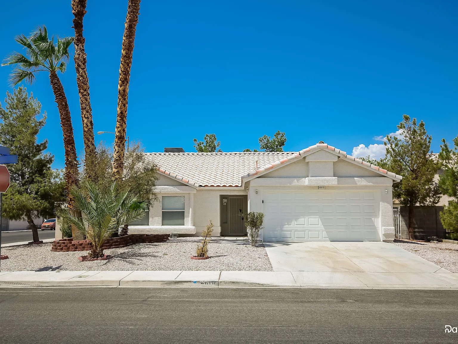 4 bed, 2.0 bath, 1257 sqft, $2,425 — Photo 1