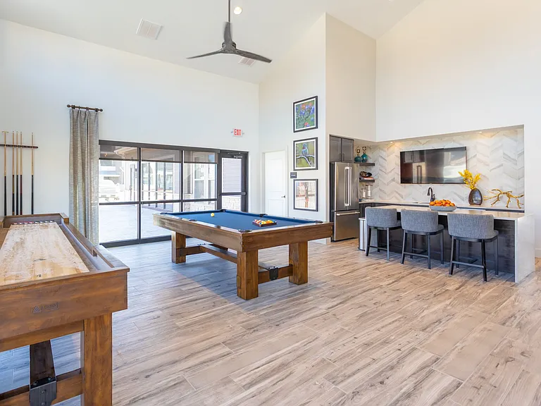 Clubhouse 2