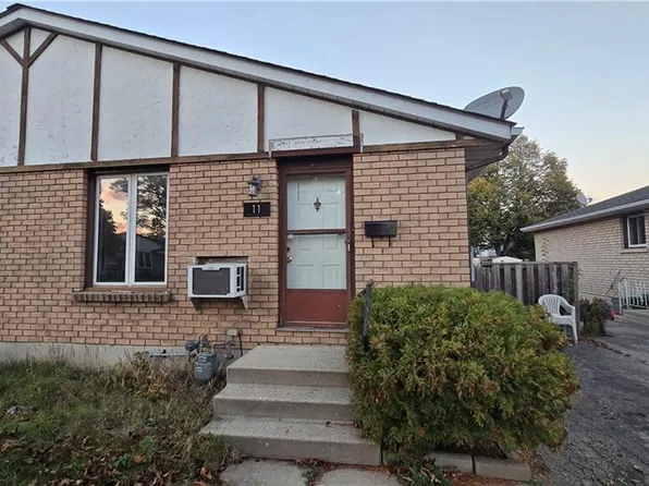 11 Debby Cres, Brantford, ON N3R 7A4