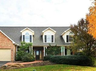 205 Village Heights Dr, State College, PA 16801