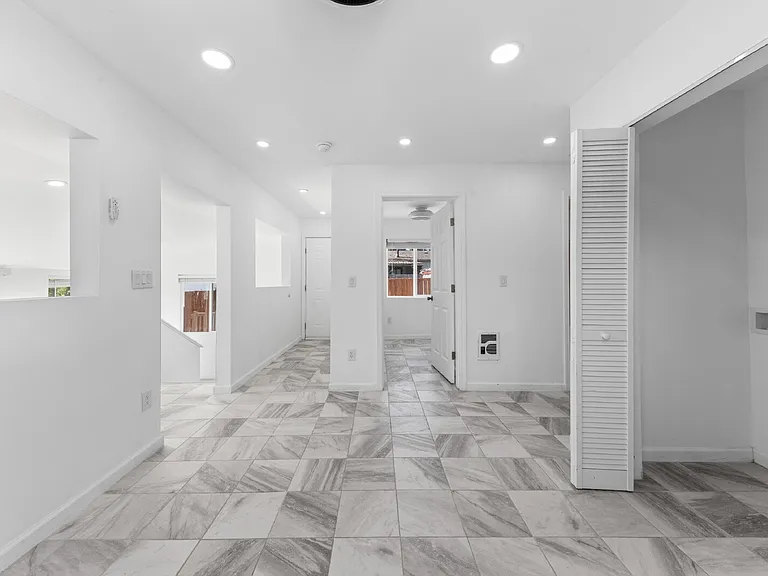 20485 Oregon #99W — Photo 15