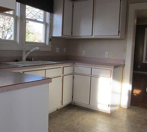 Plenty of nice cabinets