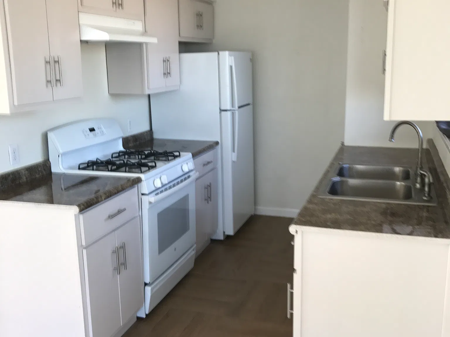 2 bed, 1000 sqft, $1,250 — Photo 3