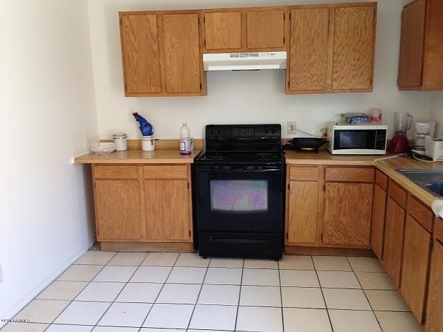 2nd image of 523 W Dr Martin Luther King Jr St