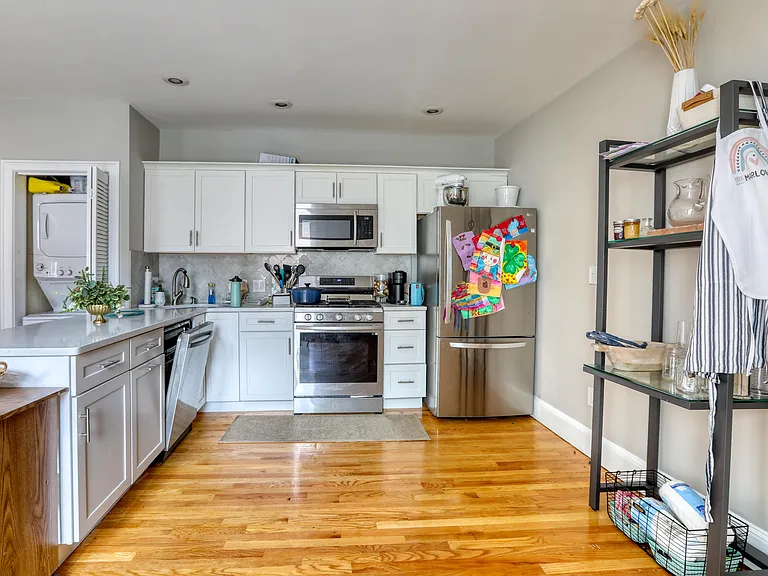 279 Main St #2 — Photo 4