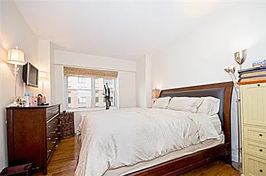 Rented by R New York