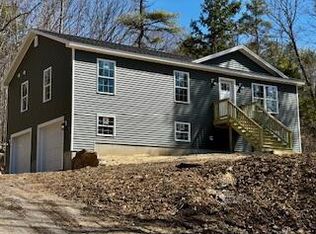 6 Lloyds Ln, Raymond, ME 04071