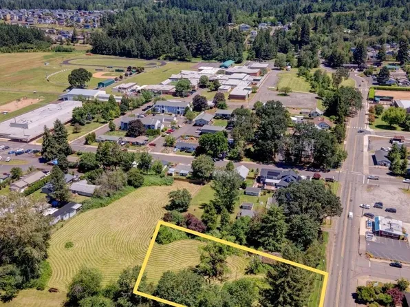 201 NW 6th Ave, Estacada, OR 97023