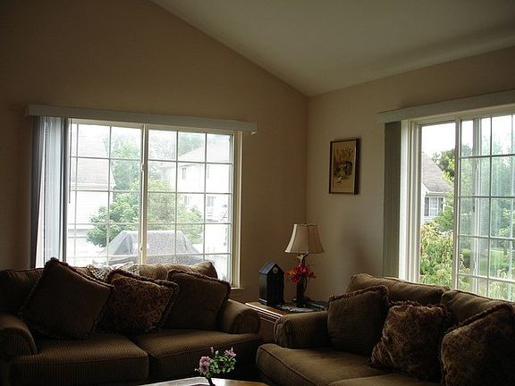 2nd image of 989 Mayfair Ct Unit 10-1