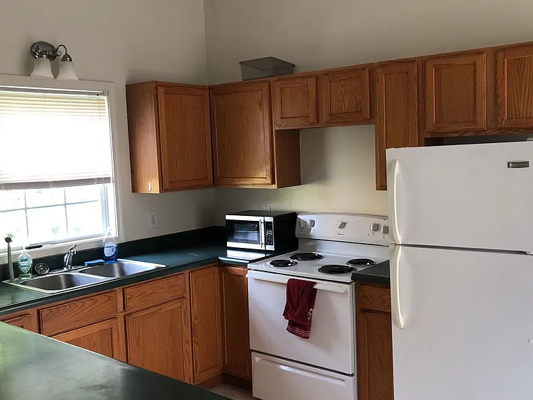 215 S Roosevelt St — Photo 3