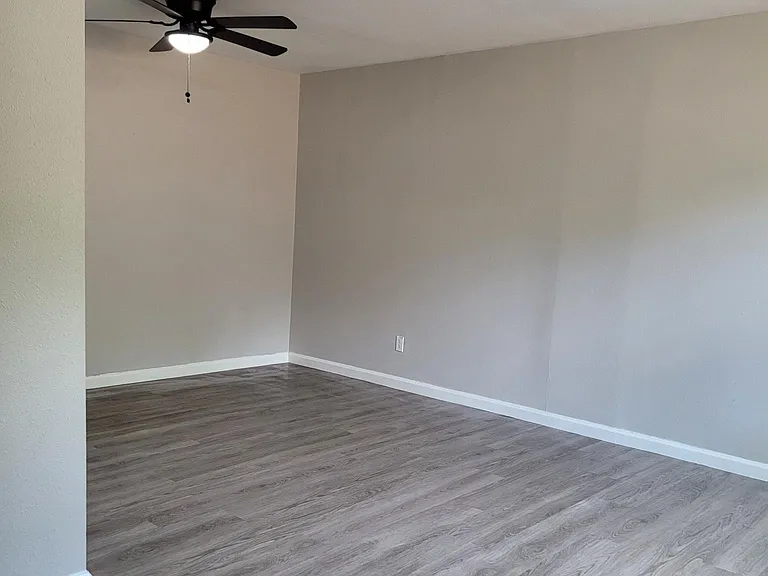 5841 Blackmore Ave — Photo 4